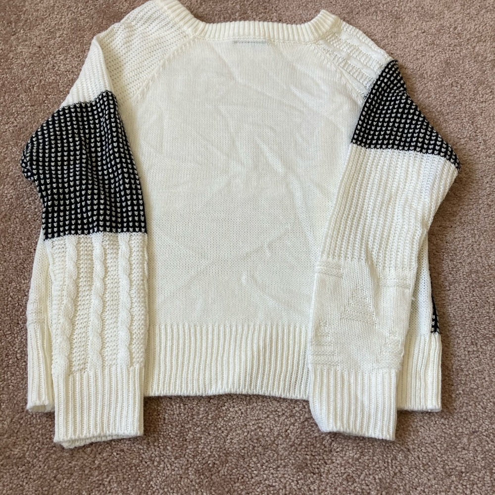 Sweater - Picture 2 of 4